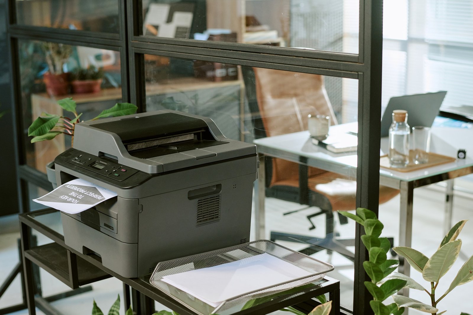 Blinkende LED-Anzeige an einem Drucker